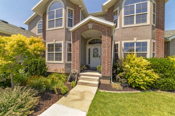 Cost of Transom Window Replacement in Seattle